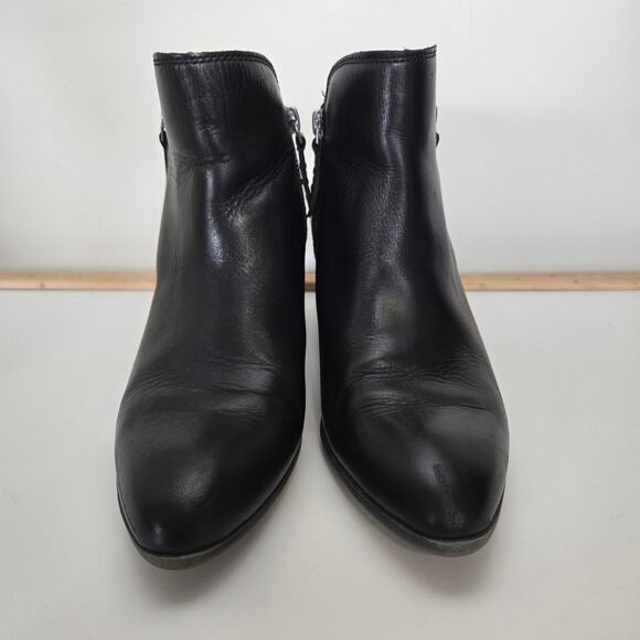 FRYE Women's Judith Zip Bootie Leather Ankle Zip Boot size 6.5M - Picture 3 of 11